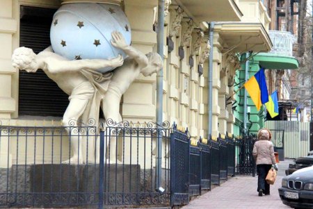 Улица Гоголя: исторические здания с впечатляющей архитектурой и вид на Тещин мост (фоторепортаж) 