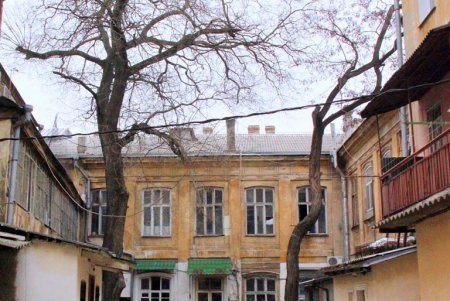 Улица Гоголя: исторические здания с впечатляющей архитектурой и вид на Тещин мост (фоторепортаж) 