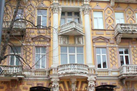 Улица Гоголя: исторические здания с впечатляющей архитектурой и вид на Тещин мост (фоторепортаж) 