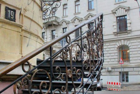 Улица Гоголя: исторические здания с впечатляющей архитектурой и вид на Тещин мост (фоторепортаж) 