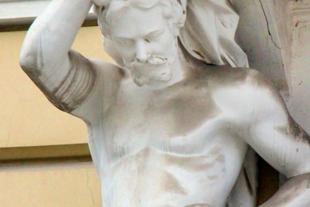 Улица Гоголя: исторические здания с впечатляющей архитектурой и вид на Тещин мост (фоторепортаж) 