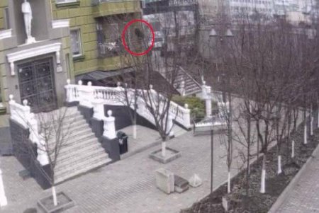 В Одессе раскрыли схему по вымогательству денег за документы моряка: организатор пытался сбежать через окно