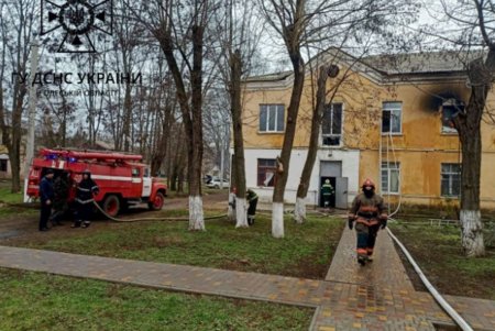 При пожаре в жилом доме в Великодолинском спасены четыре человек, из них один ребенок (фото)  