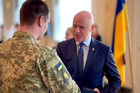 Мэр Одессы по случаю Дня Соборности Украины вручил почетные городские награды (фото, видео)