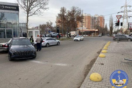 Медики оказали помощь мужчине и ребенку, пострадавшим в ДТП на Грушевского (фото)