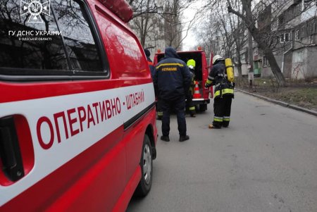 Во время пожара в многоквартирном доме в Киевском районе один человек пострадал, а пятнадцать были эвакуированы (фото)