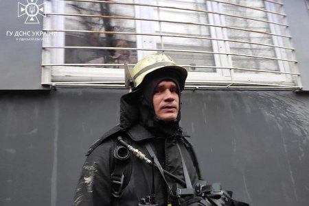 Во время пожара в многоквартирном доме в Киевском районе один человек пострадал, а пятнадцать были эвакуированы (фото)