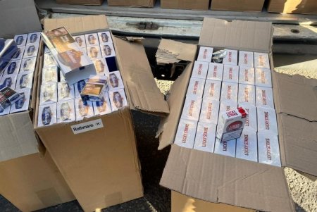 Пограничники Одесской области задержали микроавтобус, набитый пачками сигарет на три миллиона гривен (фото, видео)