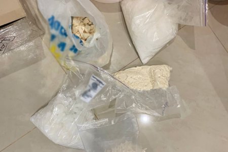 Зарабатывали по четыре миллиона гривен в месяц: в Одессе осудят банду, продававшую наркотики и психотропы через интернет (фото)