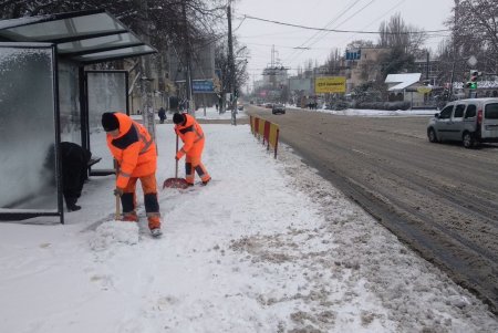 На дорогах  города работает спецтехника (видео, фото)