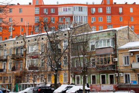 В Одессе выпал первый снег, подарив жителям города зимнее настроение и яркие кадры (фоторепортаж)