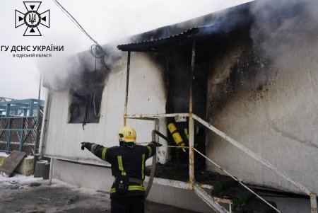 В неработающем кафе из-за нарушения правил пожарной безопасности погиб мужчина (фото, видео)