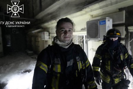 На Жуковского горел хостел: спасены более двух десятков человек (фото, видео)