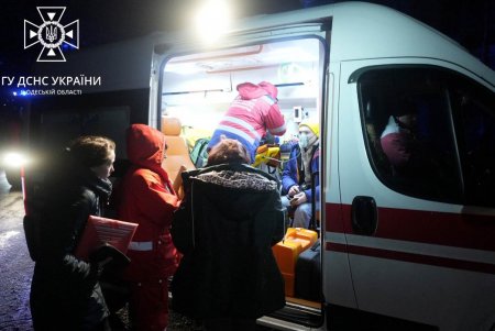 На Жуковского горел хостел: спасены более двух десятков человек (фото, видео)