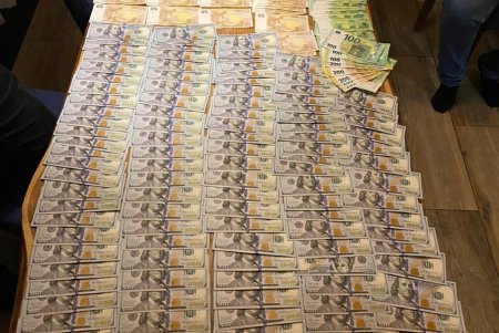 В Одессе разоблачили схему по выдаче и обновлению морских документов мужчинам, находящимся за границей (фото, видео)