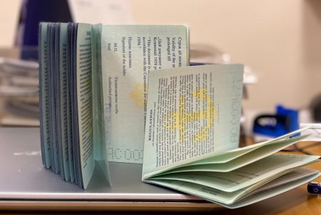 В Одессе разоблачили схему по выдаче и обновлению морских документов мужчинам, находящимся за границей (фото, видео)