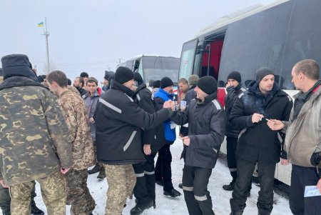 Более ста украинских военнослужащих вернулись домой из российского плена