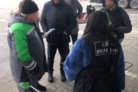 Переправляли призывников с документами о психическом расстройстве: в Одессе двум сообщникам объявили о подозрении