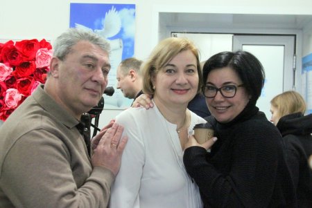 В городской больнице №11 прошла акция «Красное — это любовь» (фоторепортаж)