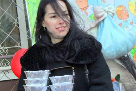В роддоме № 7 провели ярмарку в поддержку ВСУ (фоторепортаж)