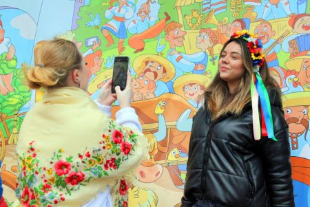 В роддоме № 7 провели ярмарку в поддержку ВСУ (фоторепортаж)