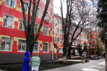 В роддоме № 7 провели ярмарку в поддержку ВСУ (фоторепортаж)