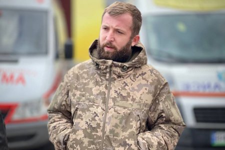 Одесса передала защитникам Украины две полностью оборудованные машины скорой помощи (фото, видео)