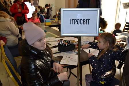В честь Дня Героев Небесной Сотни в Одессе состоялся благотворительный концерт (фото)