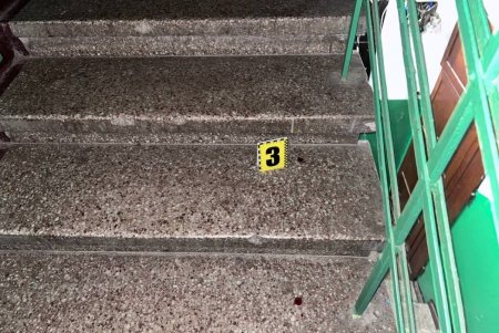 Ранее судимый житель Днепра на Маразлиевской ограбил и порезал ножом одессита в его квартире (фото, видео)