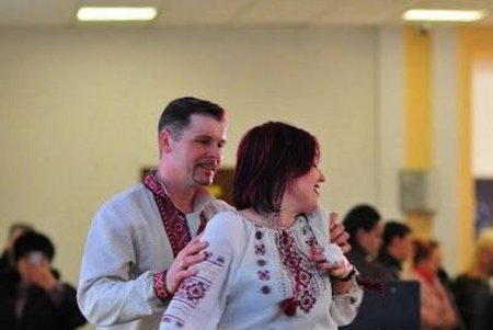На стадионе «Черноморец» состоялся благотворительный концерт, посвященный Международному Дню родного языка (фото)