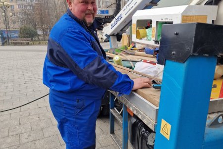 «Большая уборка»: одесские коммунальщики провели очистку, помывку и покраску на разных локациях города (фото)