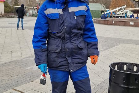«Большая уборка»: одесские коммунальщики провели очистку, помывку и покраску на разных локациях города (фото)