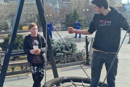 «Большая уборка»: одесские коммунальщики провели очистку, помывку и покраску на разных локациях города (фото)