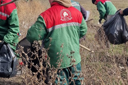 «Большая уборка»: одесские коммунальщики провели очистку, помывку и покраску на разных локациях города (фото)