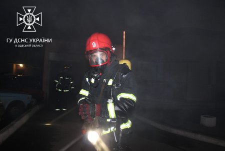 Один человек в больнице, второй погиб: в Одессе и области случился пожар в жилых помещениях (фото)