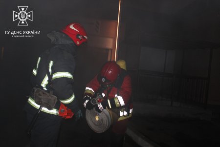 Один человек в больнице, второй погиб: в Одессе и области случился пожар в жилых помещениях (фото)