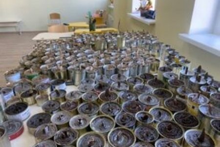 «Теплая волна»: юные одесситы изготовили более 300 окопных свечей для украинских защитников (фото)