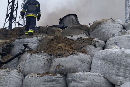Ночью враг выпустил по территории Украины 81 ракету: погибли люди, пострадали объекты критической инфраструктуры и жилые дома (фоторепортаж)