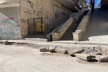 На Деволановском спуске активно идет второй этап капремонта 