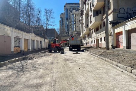 На Деволановском спуске активно идет второй этап капремонта 