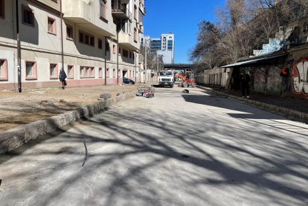 На Деволановском спуске активно идет второй этап капремонта 
