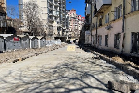 На Деволановском спуске активно идет второй этап капремонта 