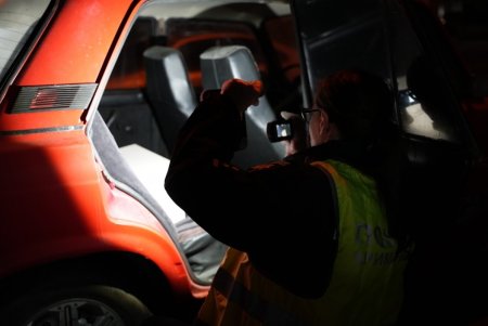 Вывез на чужом авто генератор и доллары: херсонец обокрал гараж на Балковской (фото, видео)