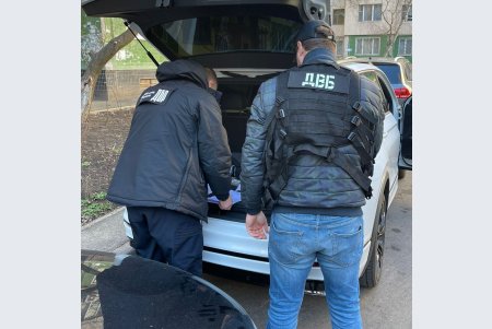 Преступная группа правоохранителей в Одесской области вымогала деньги у наркодельцов, «заработав» более 4 миллионов гривен (фото)