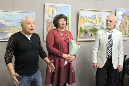 Одесситам предлагают полюбоваться красотами родного города на выставке «Весна на склонах Одессы» (фоторепортаж)