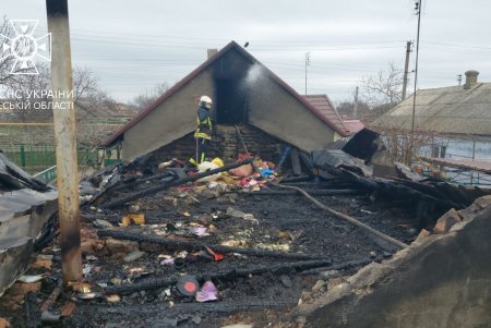 В Березовском районе при пожаре в летней кухне погиб мужчина (фото)