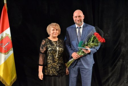 Городские власти поздравили коммунальщиков с профессиональным праздником (фото)