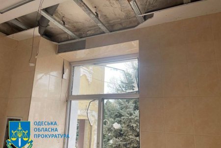 Прокуратура и ГСЧС показали последствия ракетной атаки по Свято-Иверскому мужскому монастырю (фоторепортаж)