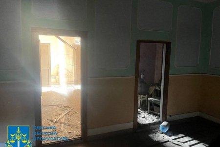 Прокуратура и ГСЧС показали последствия ракетной атаки по Свято-Иверскому мужскому монастырю (фоторепортаж)