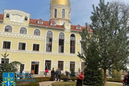 Прокуратура и ГСЧС показали последствия ракетной атаки по Свято-Иверскому мужскому монастырю (фоторепортаж)